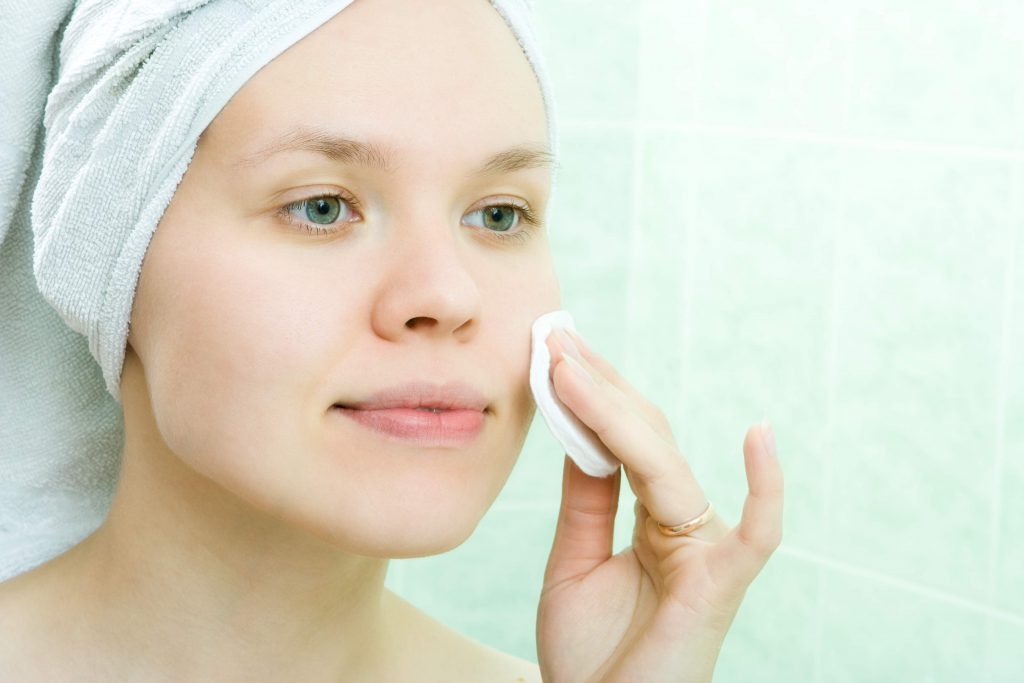 7 Things You Should Never Put On Your Face 